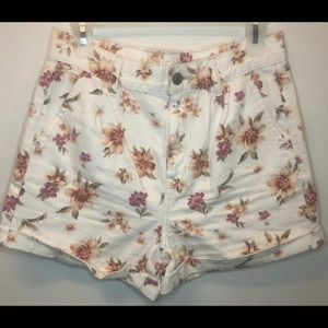 American Eagle hi-rise flower shortie frayed sz 4